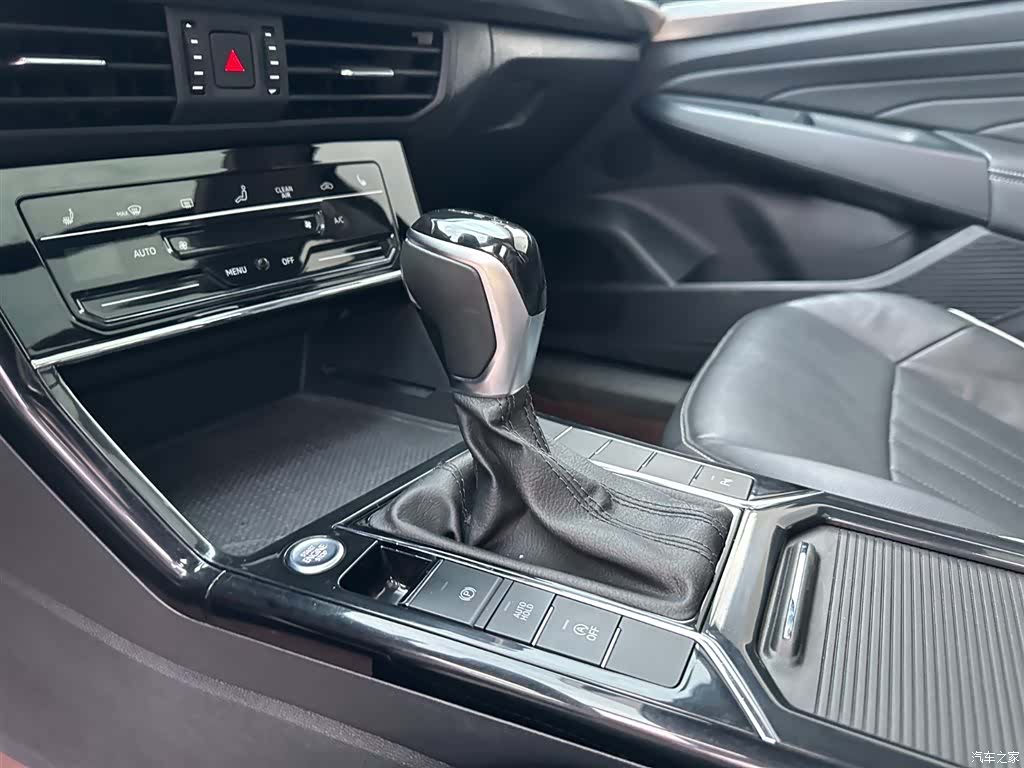 Volkswagen Passat, 2023 14