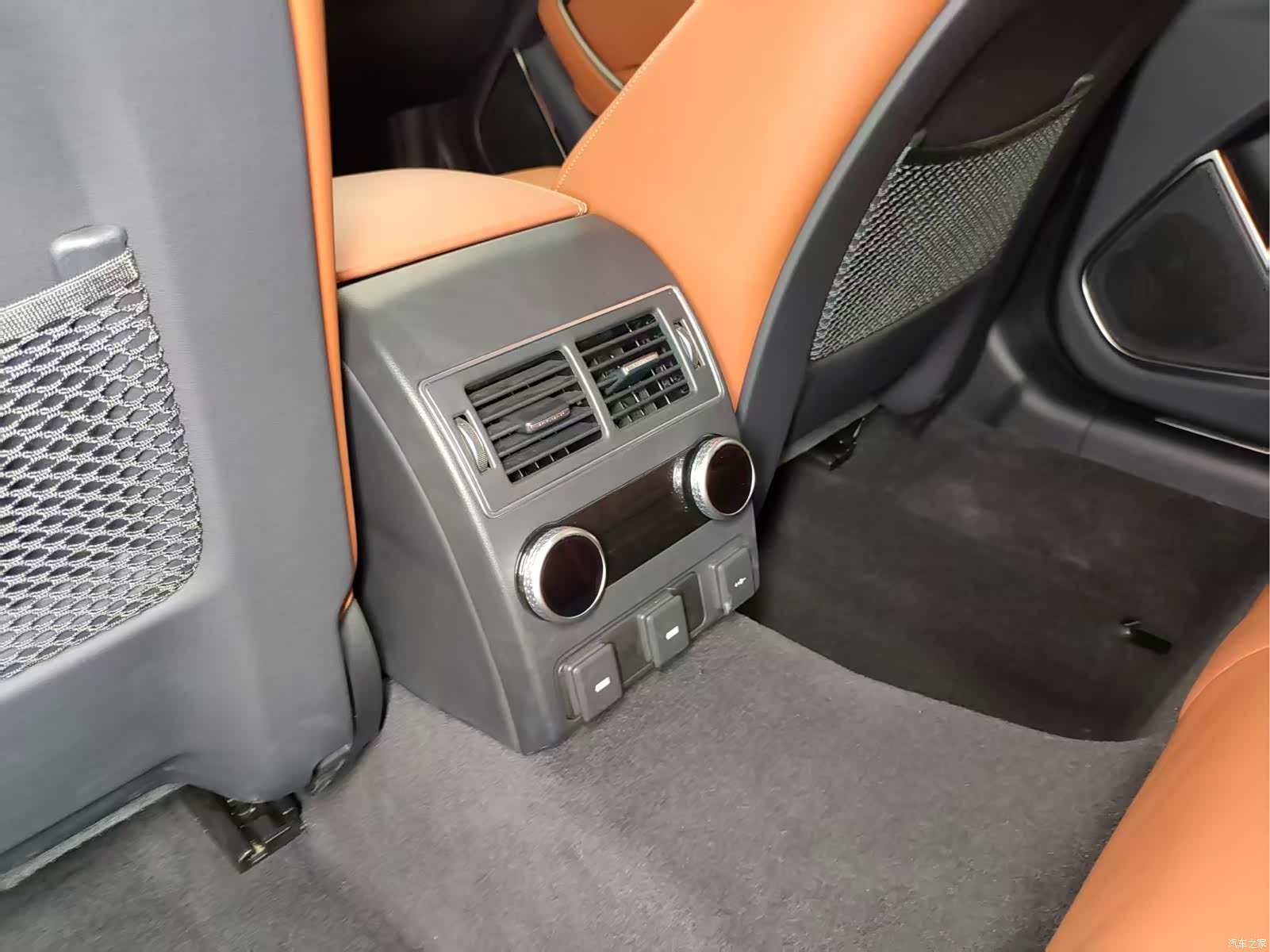 Land Rover P300, 2024 12