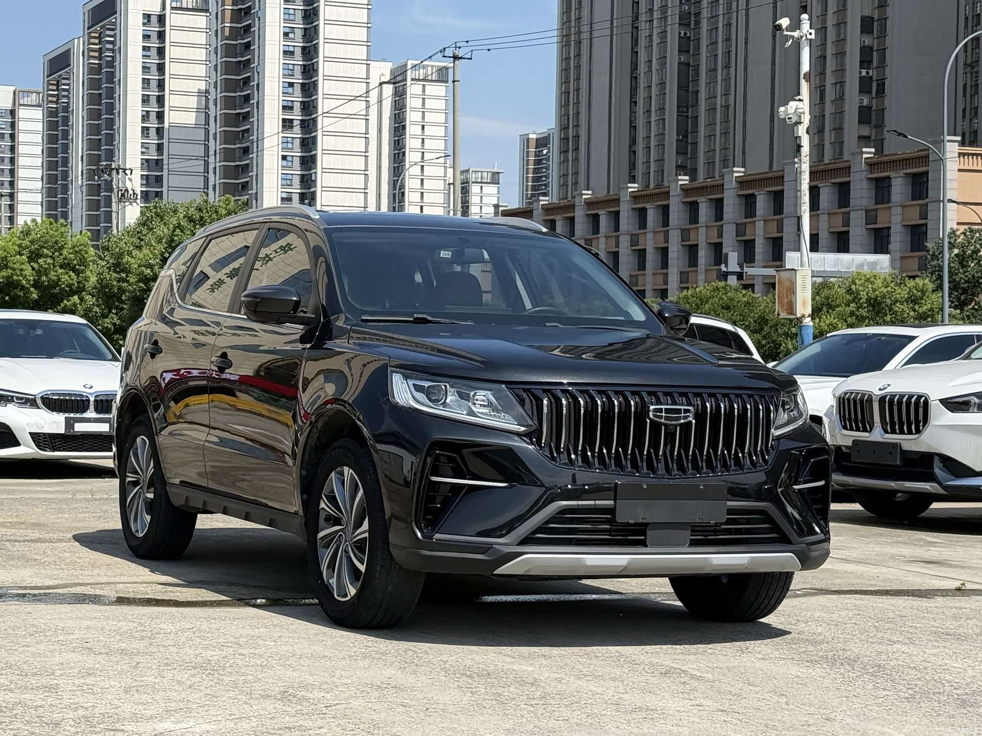 Geely X6, 2022 3