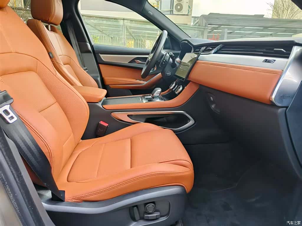 Jaguar F-PACE, 2025 9