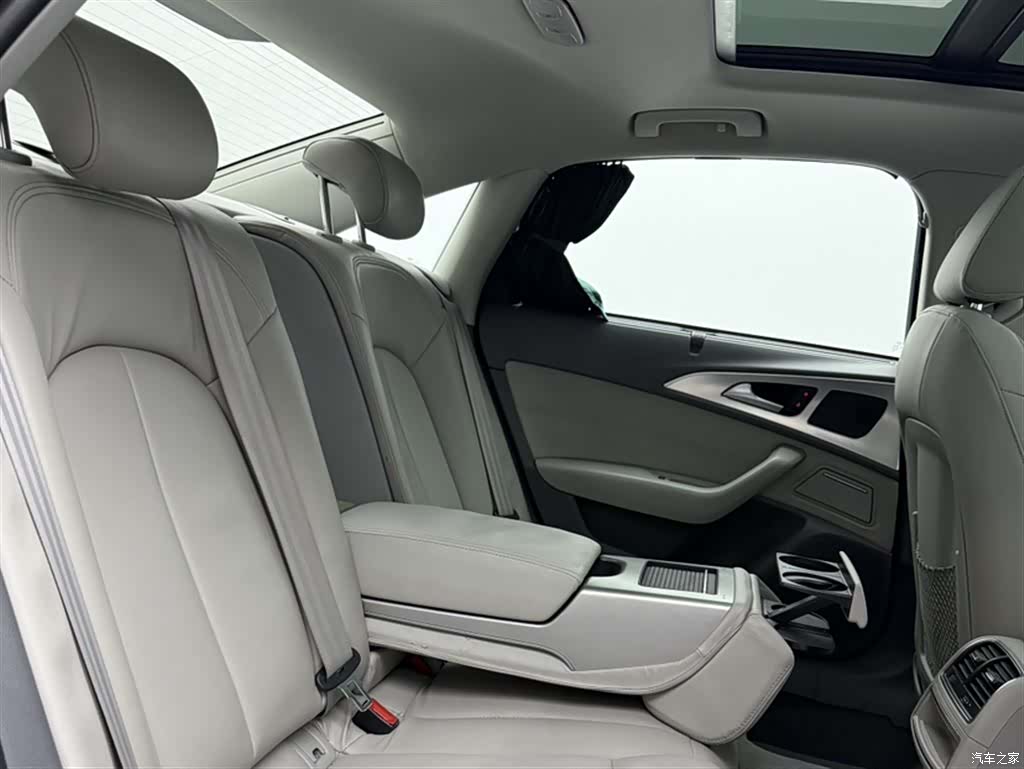 Audi A6L, 2015 12