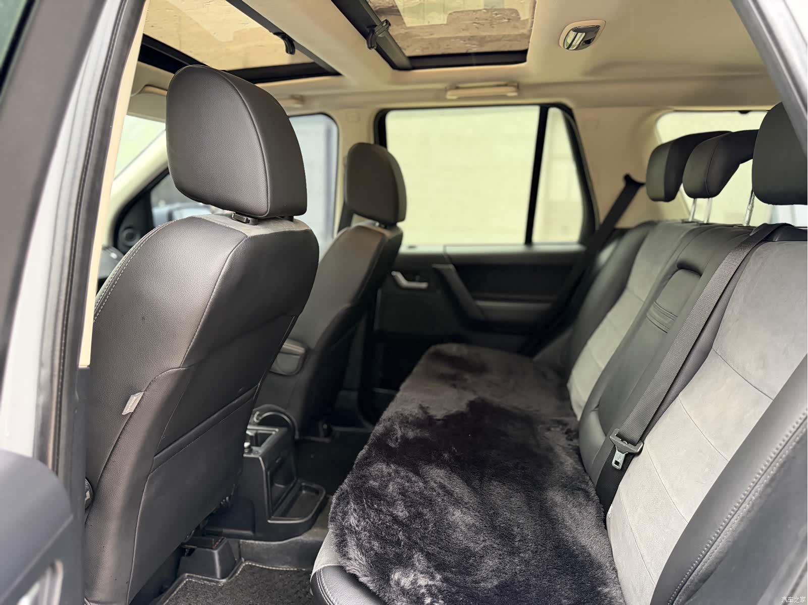 Land Rover Si4, 2012 6