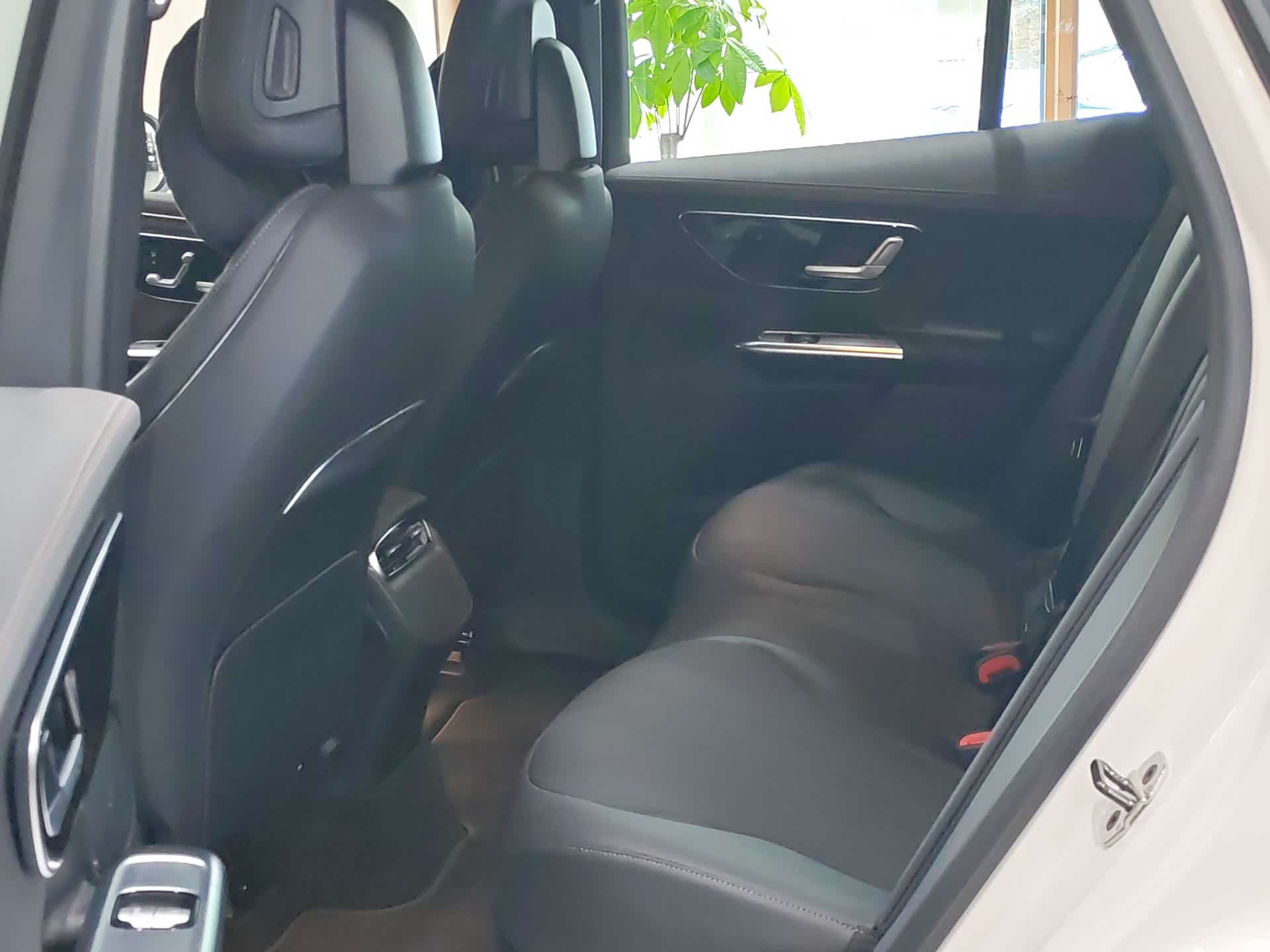 Mercedes-Benz EQE, 2024 10