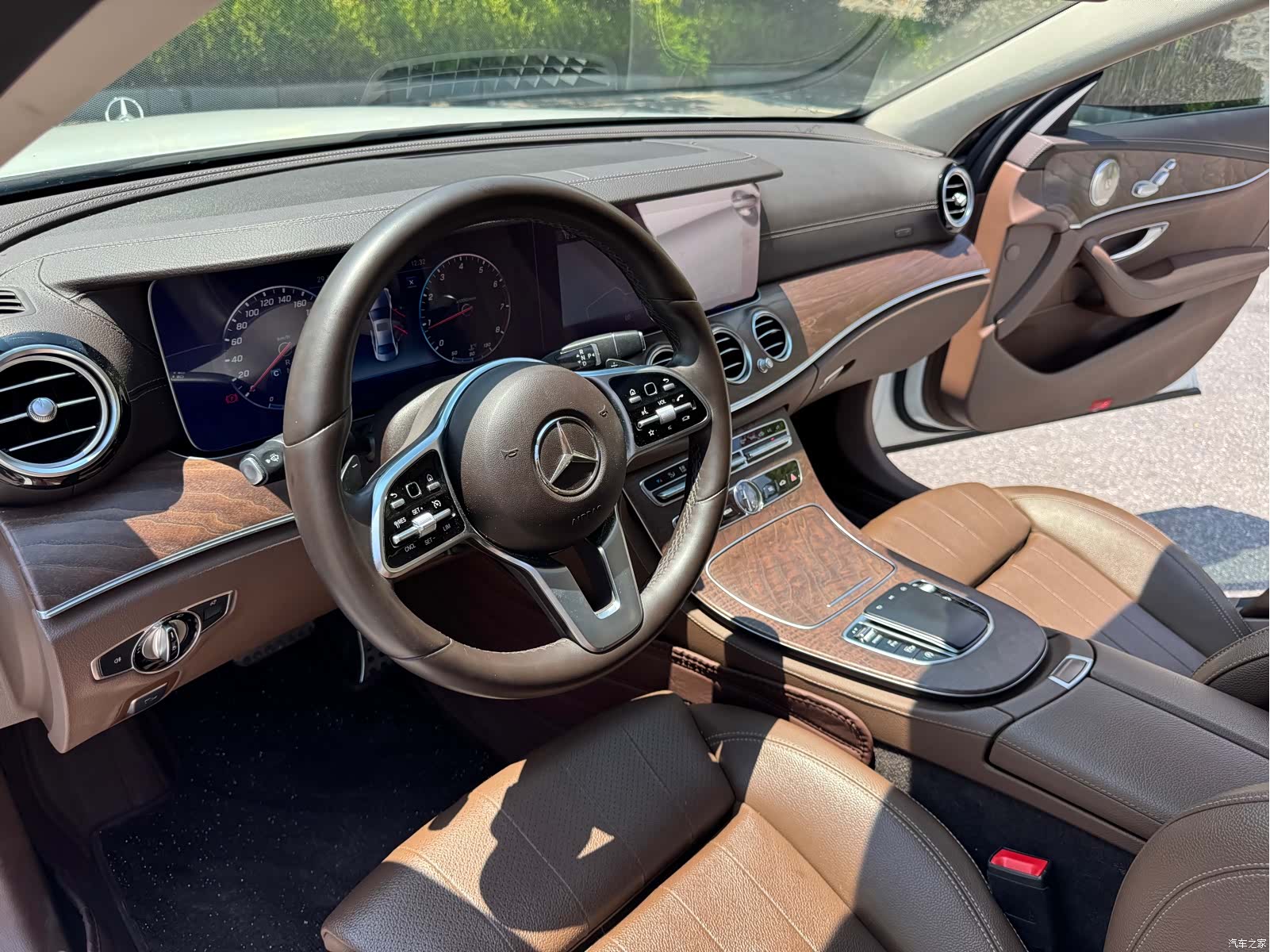 Mercedes-Benz E-Class, 2019 12