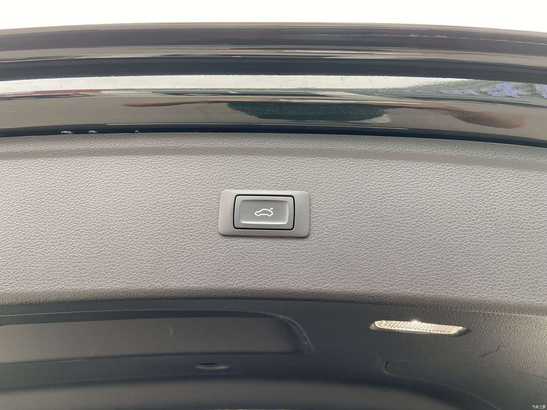 Audi Q5L, 2019 11