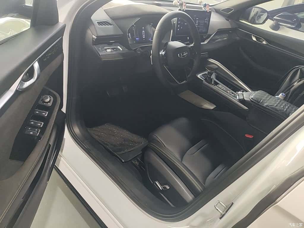 Geely Preface, 2022 16