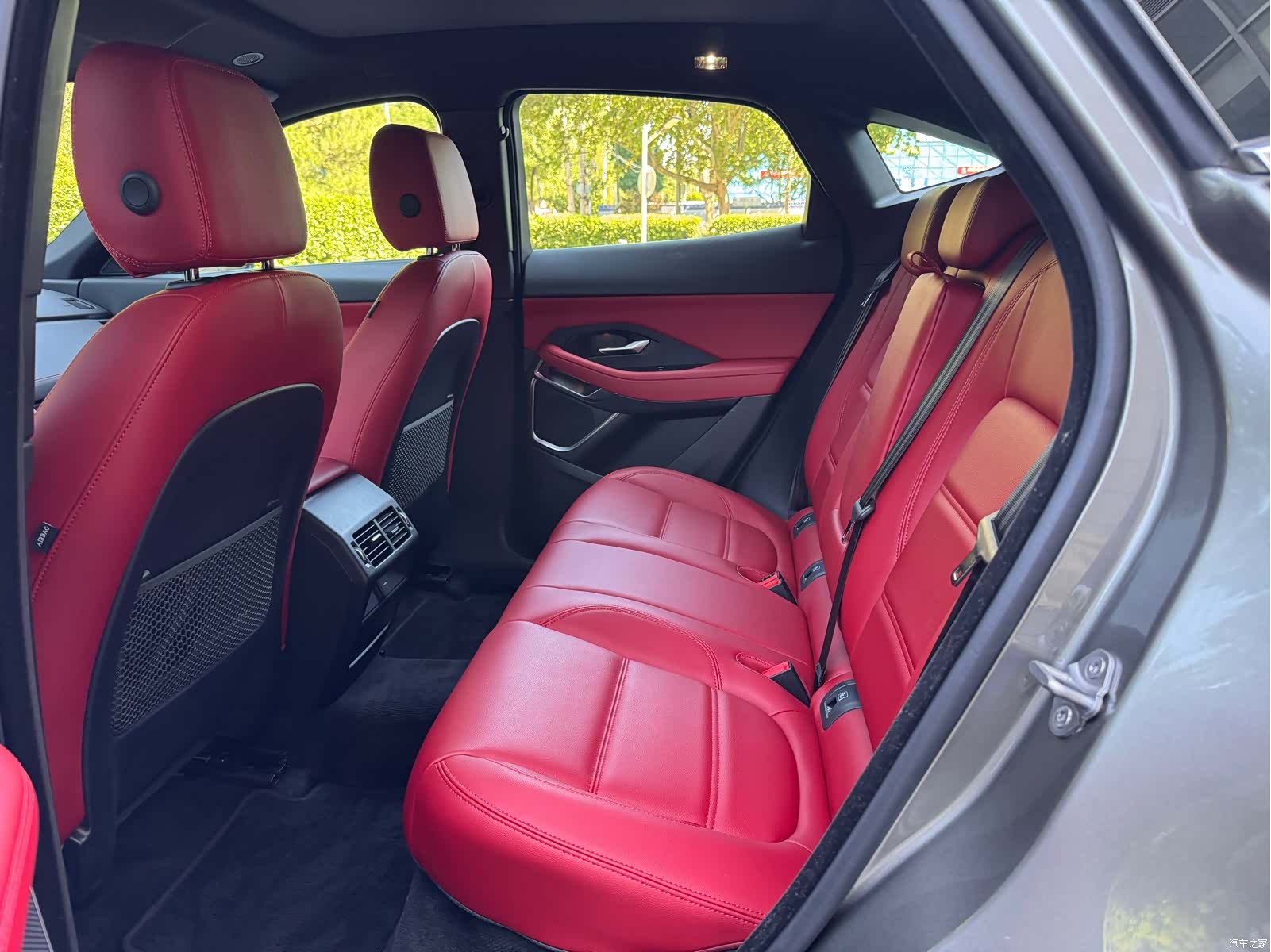 Land Rover E-PACE, 2025 16