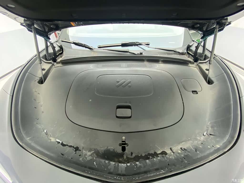 IM Motors LS7, 2026 12