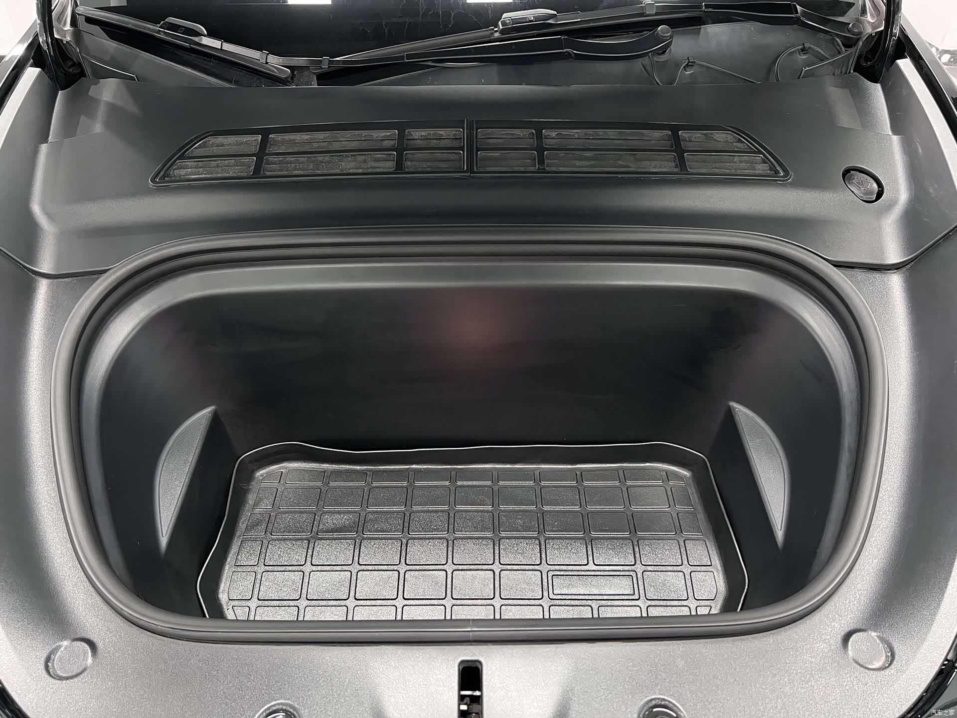 Tesla Model Y, 2021 9
