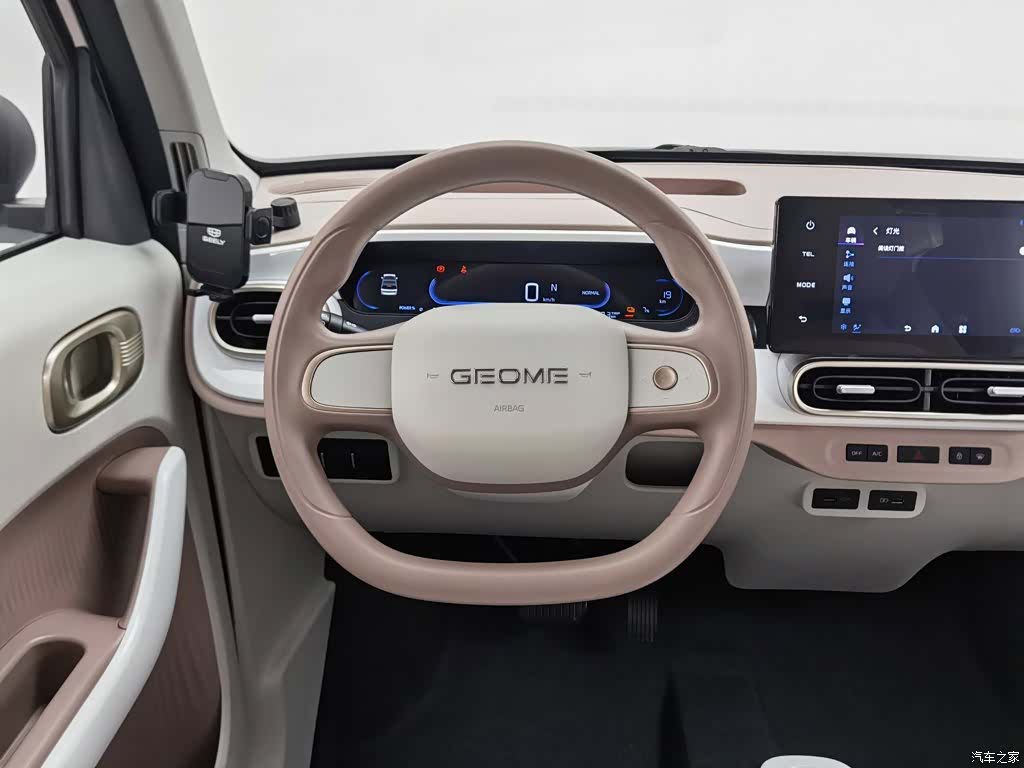 Geely Panda, 2026 11