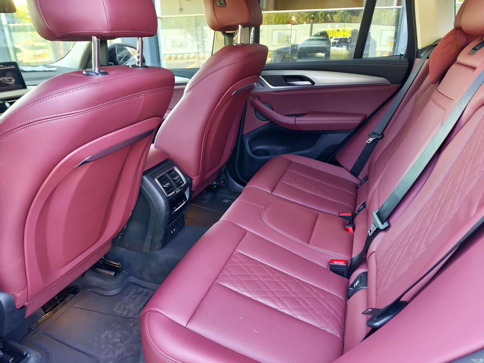 BMW iX3, 2022 7