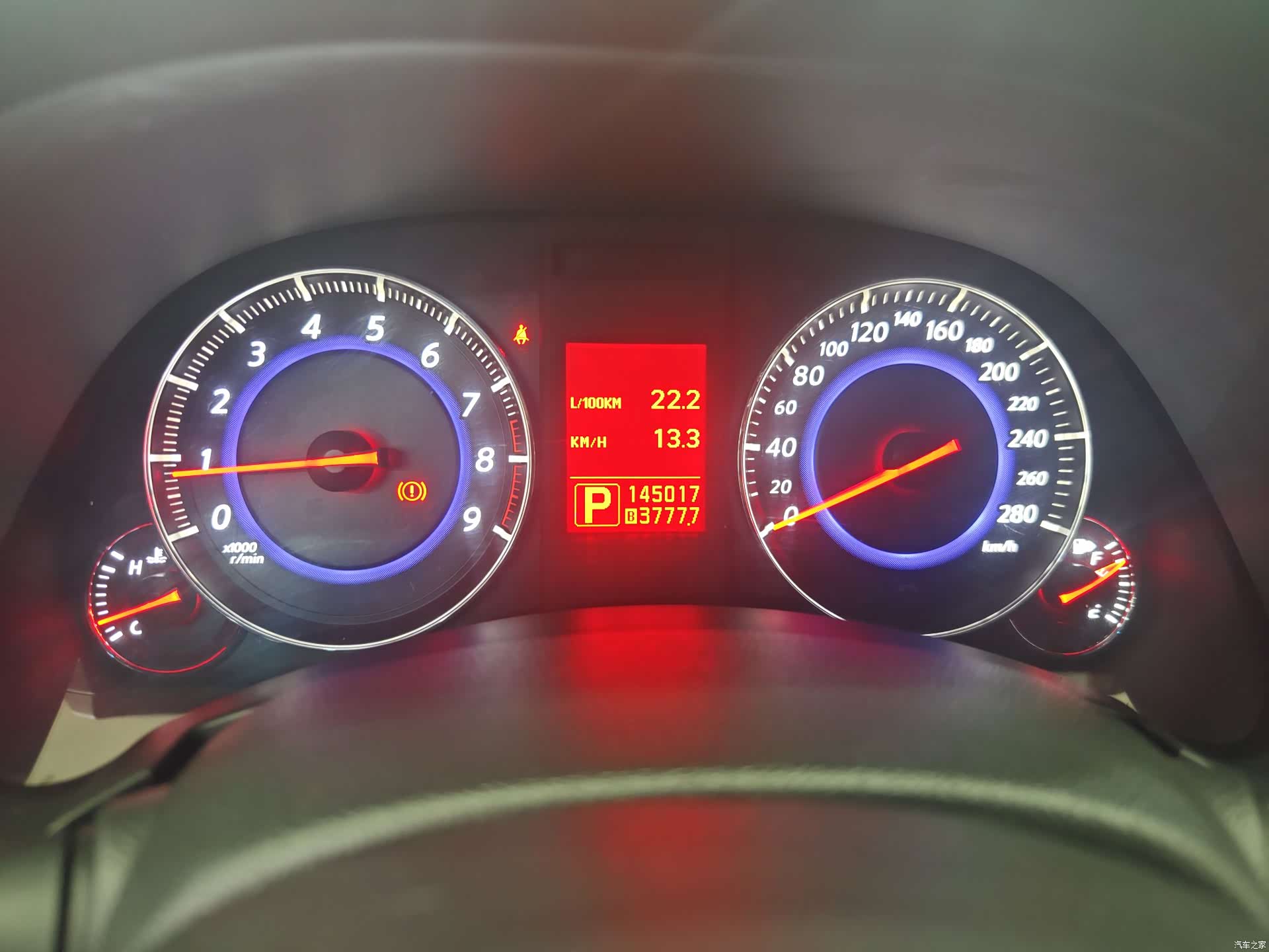 Infiniti FX35, 2013 6