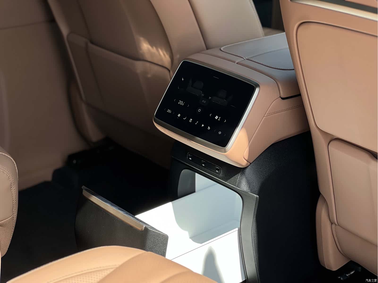 NIO L90, 2025 23