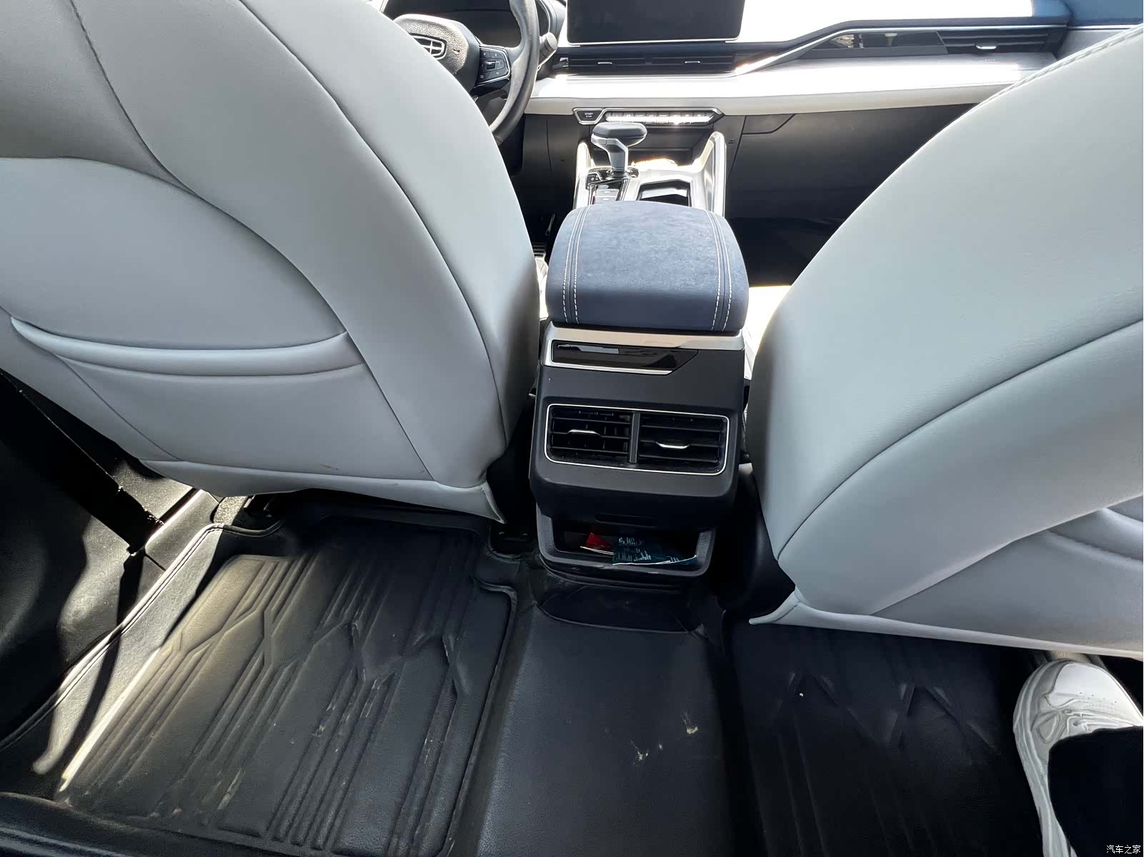 Geely Preface, 2022 8