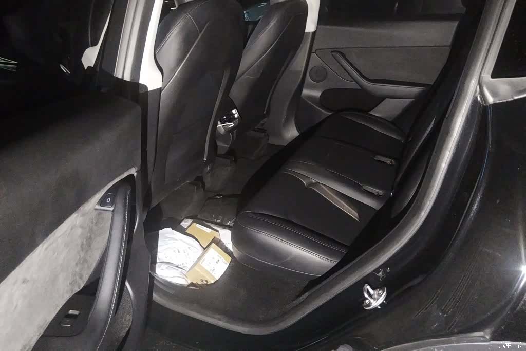 Tesla Model Y, 2022 11