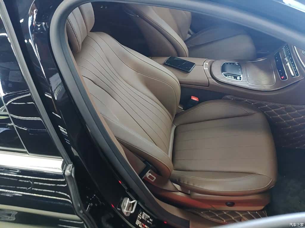Mercedes-Benz E-Class, 2022 25