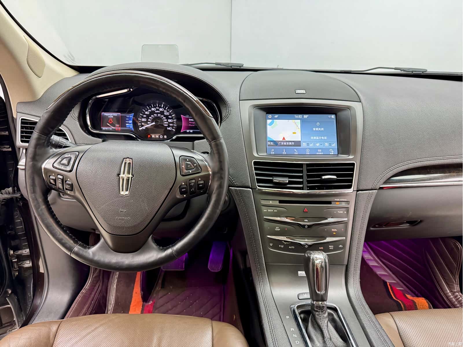 Lincoln MKT, 2014 17