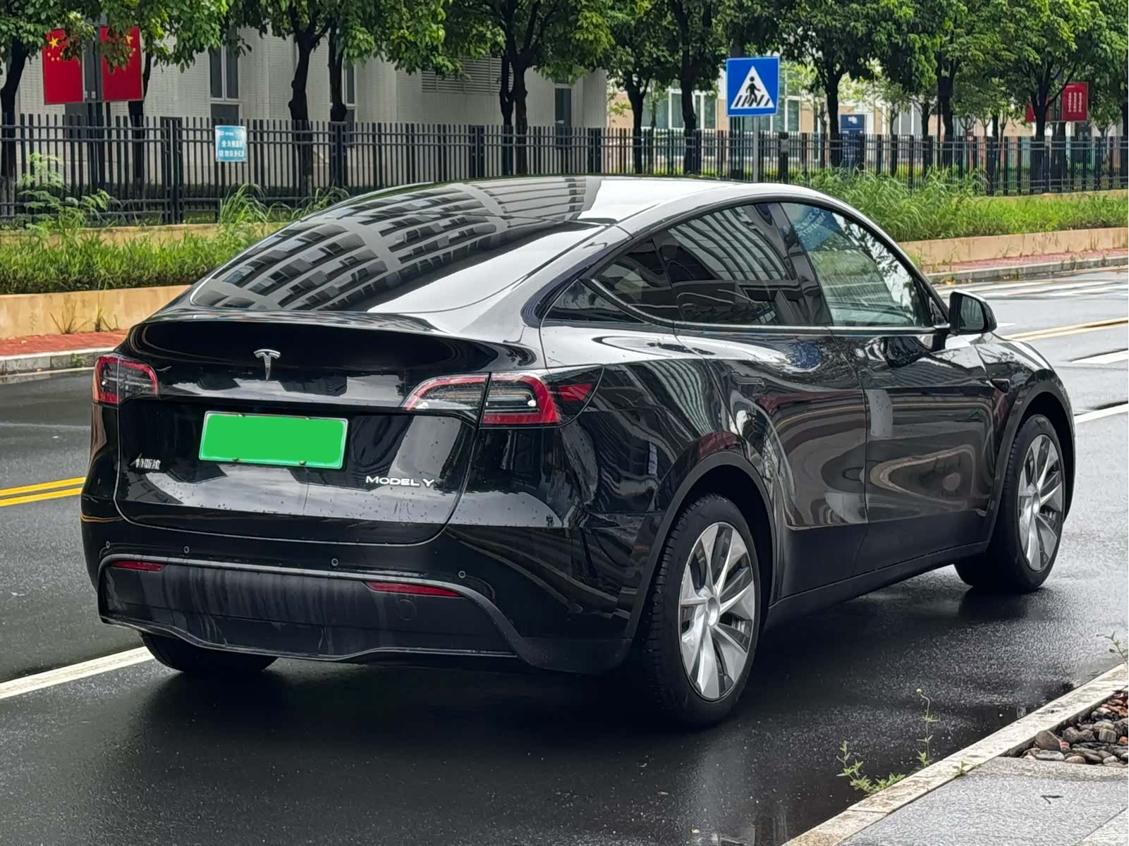 Tesla Model Y, 2022 17