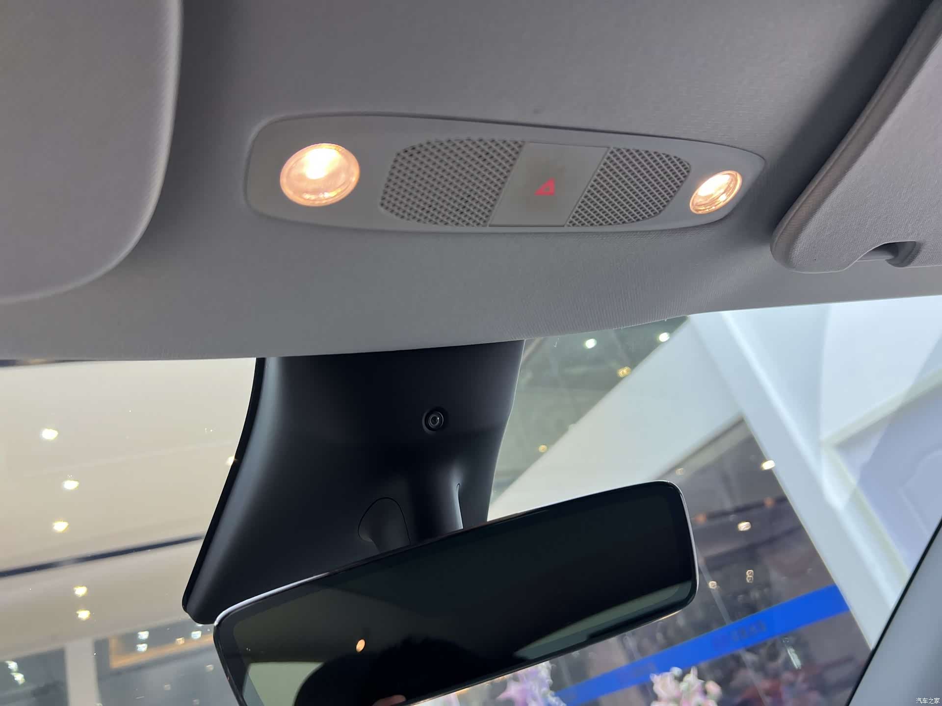 Tesla Model Y, 2023 18