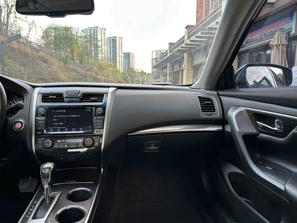 Nissan Teana