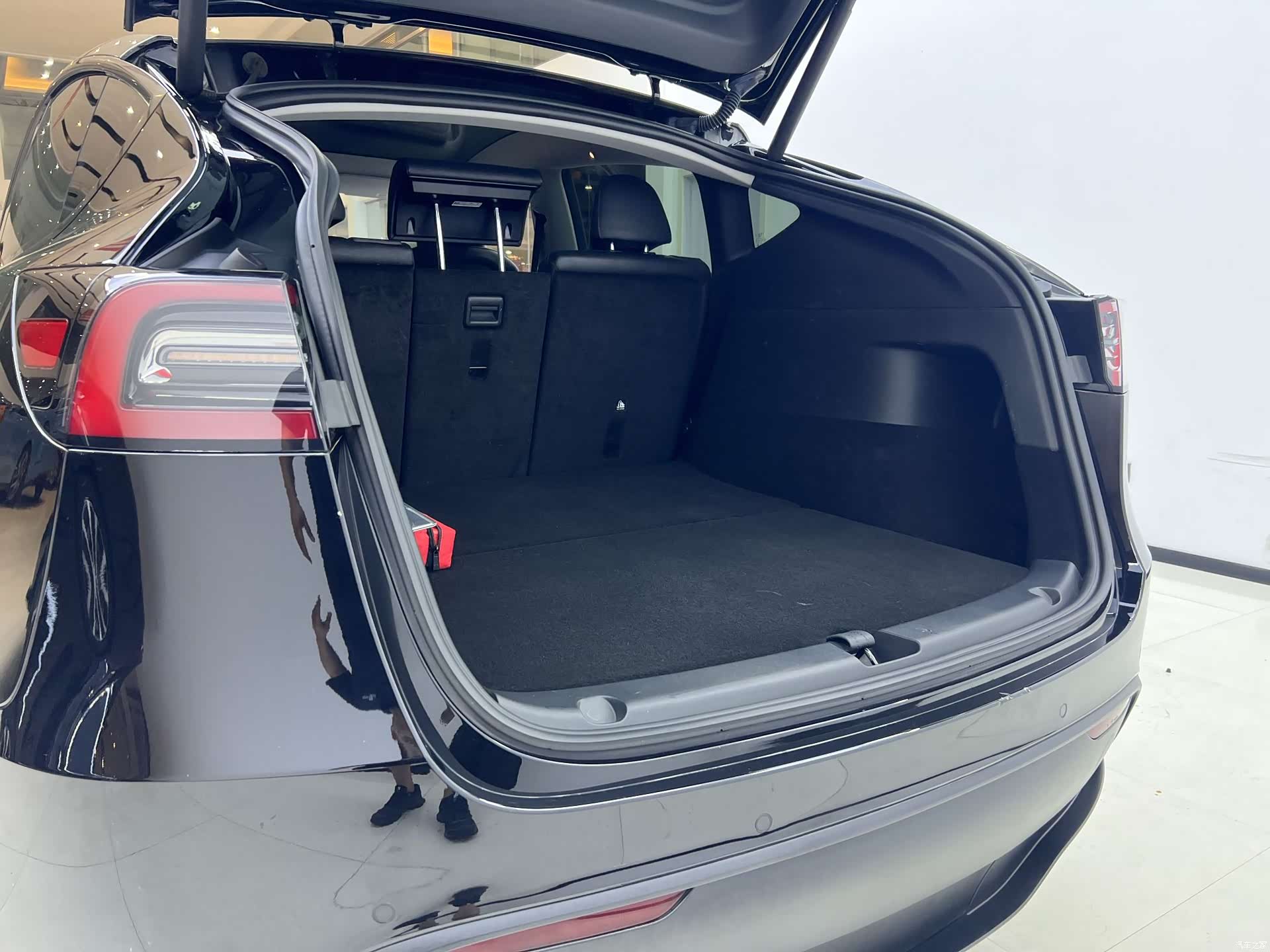Tesla Model Y, 2023 10