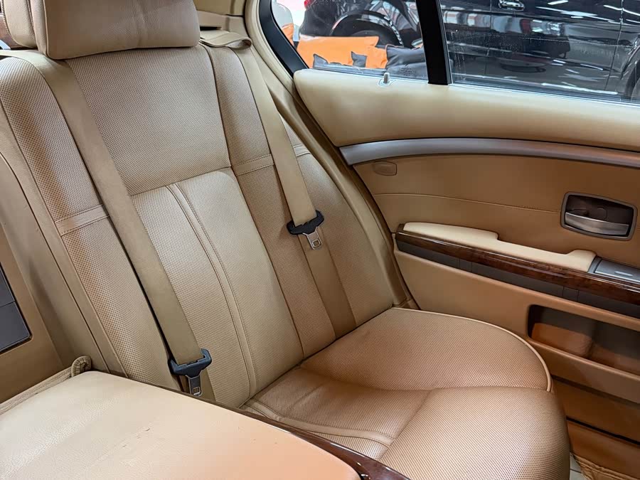 BMW 7-Series 2005, фото 20