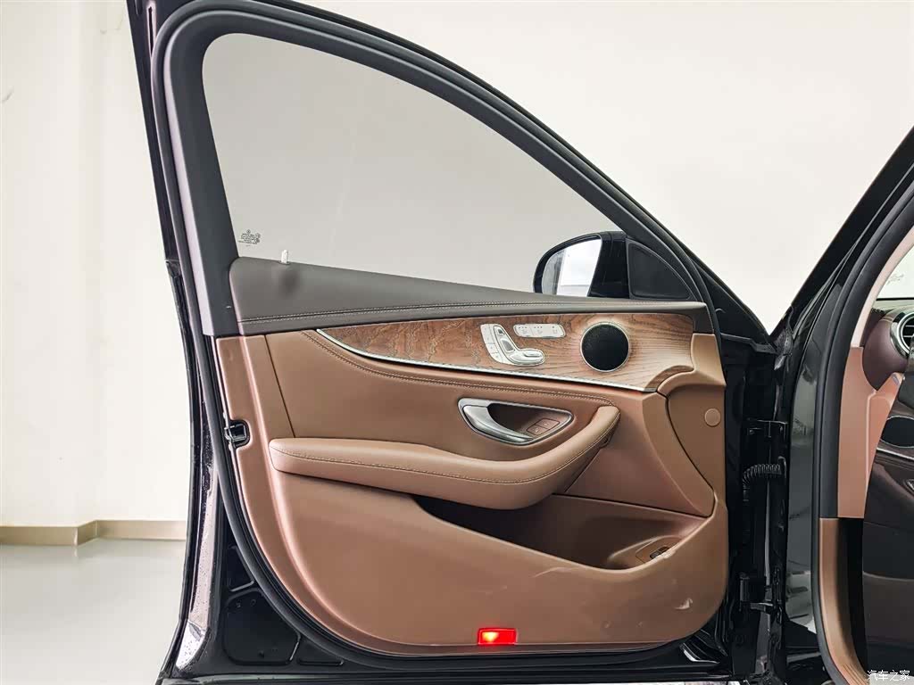 Mercedes-Benz E-Class, 2023 8