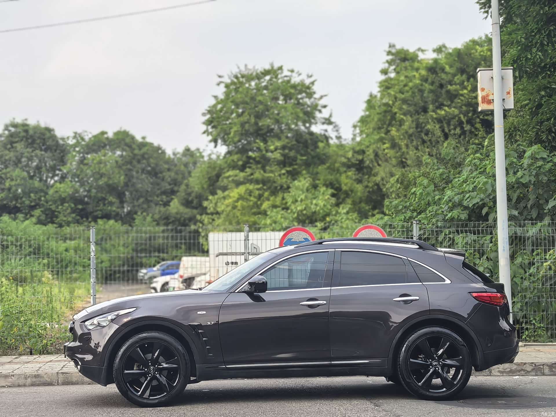 Infiniti QX70, 2016 4