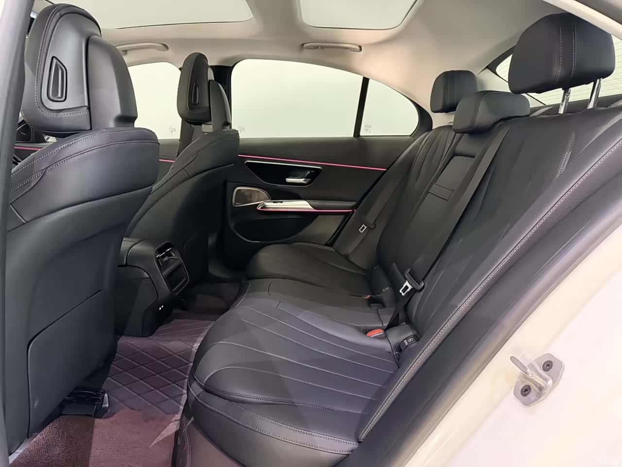 Mercedes-Benz E-Class, 2024 7
