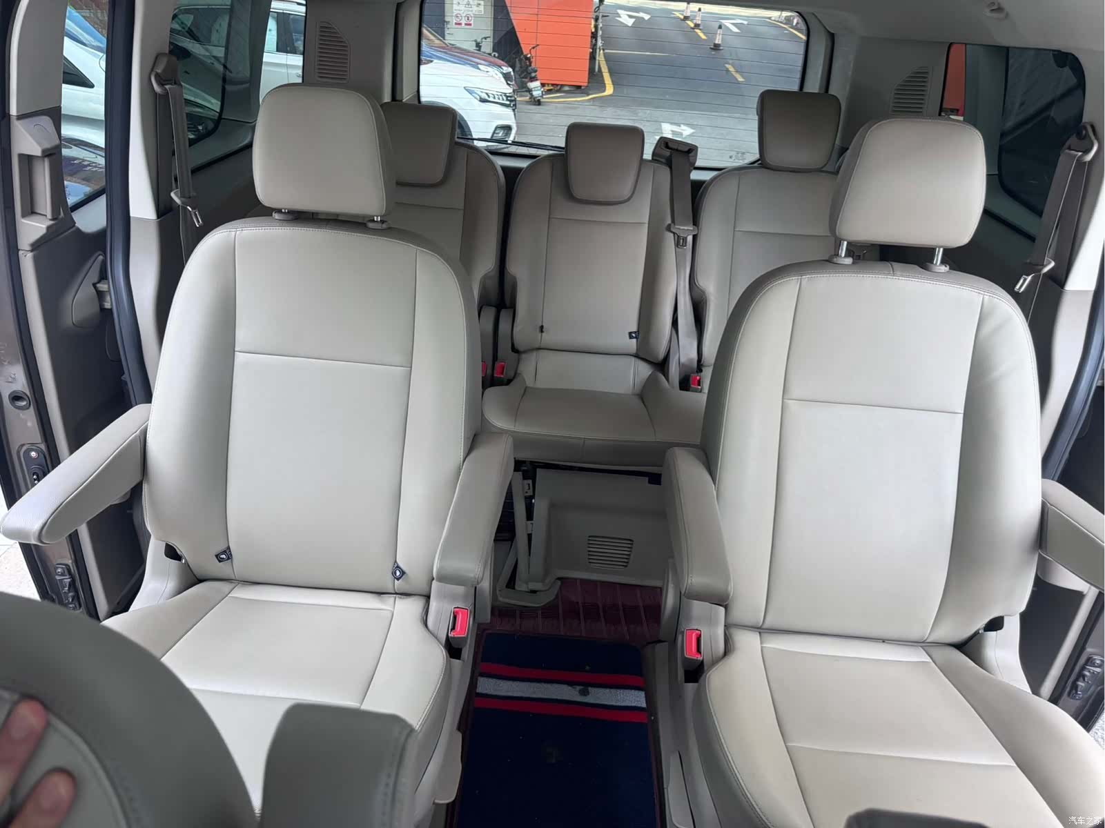 Ford Tourneo, 2017 14