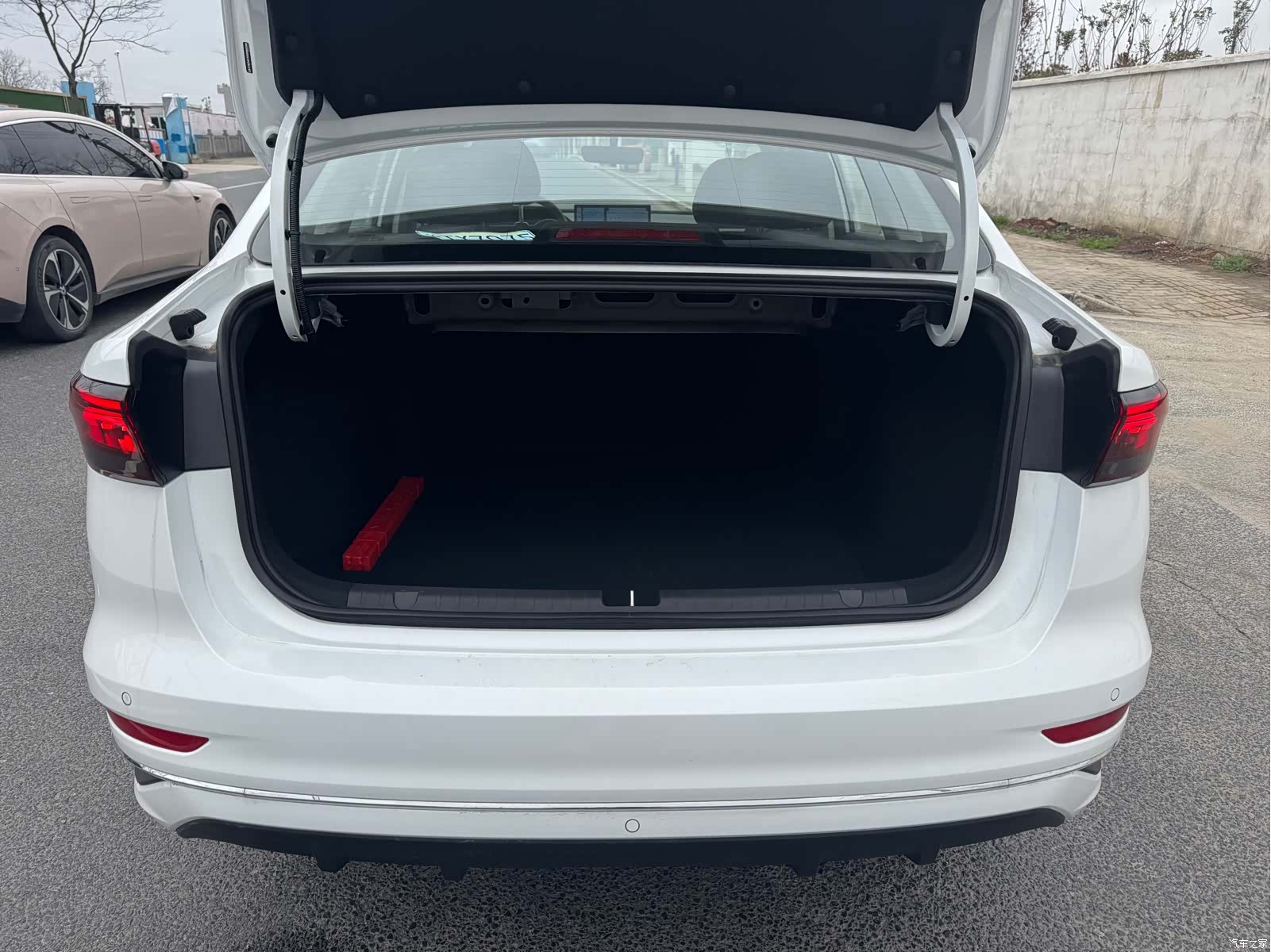 Geely Emgrand, 2022 14