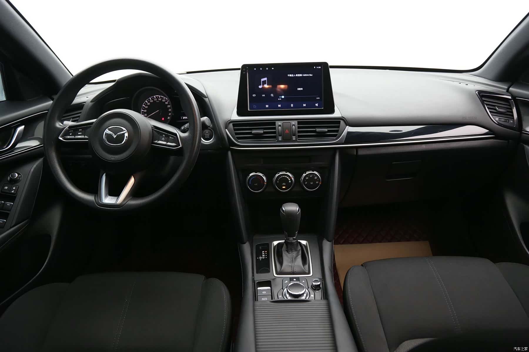 Mazda CX-4, 2023 18