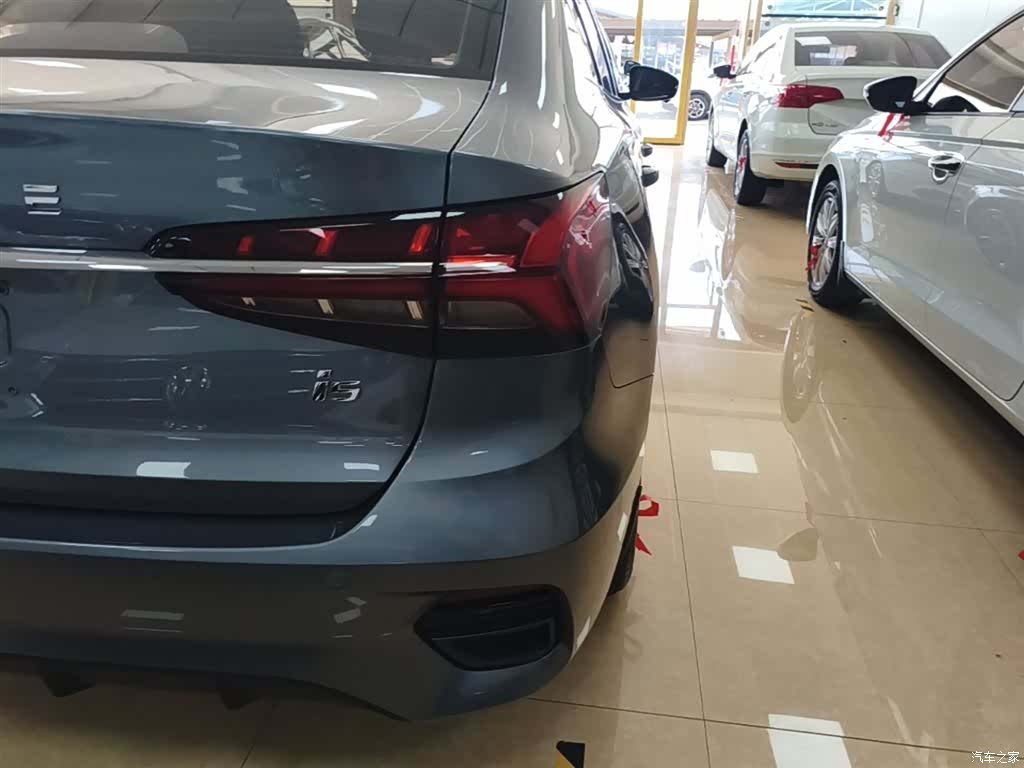 Roewe i5, 2022 8