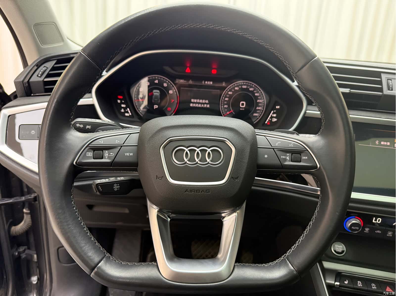 Audi Q3, 2023 10