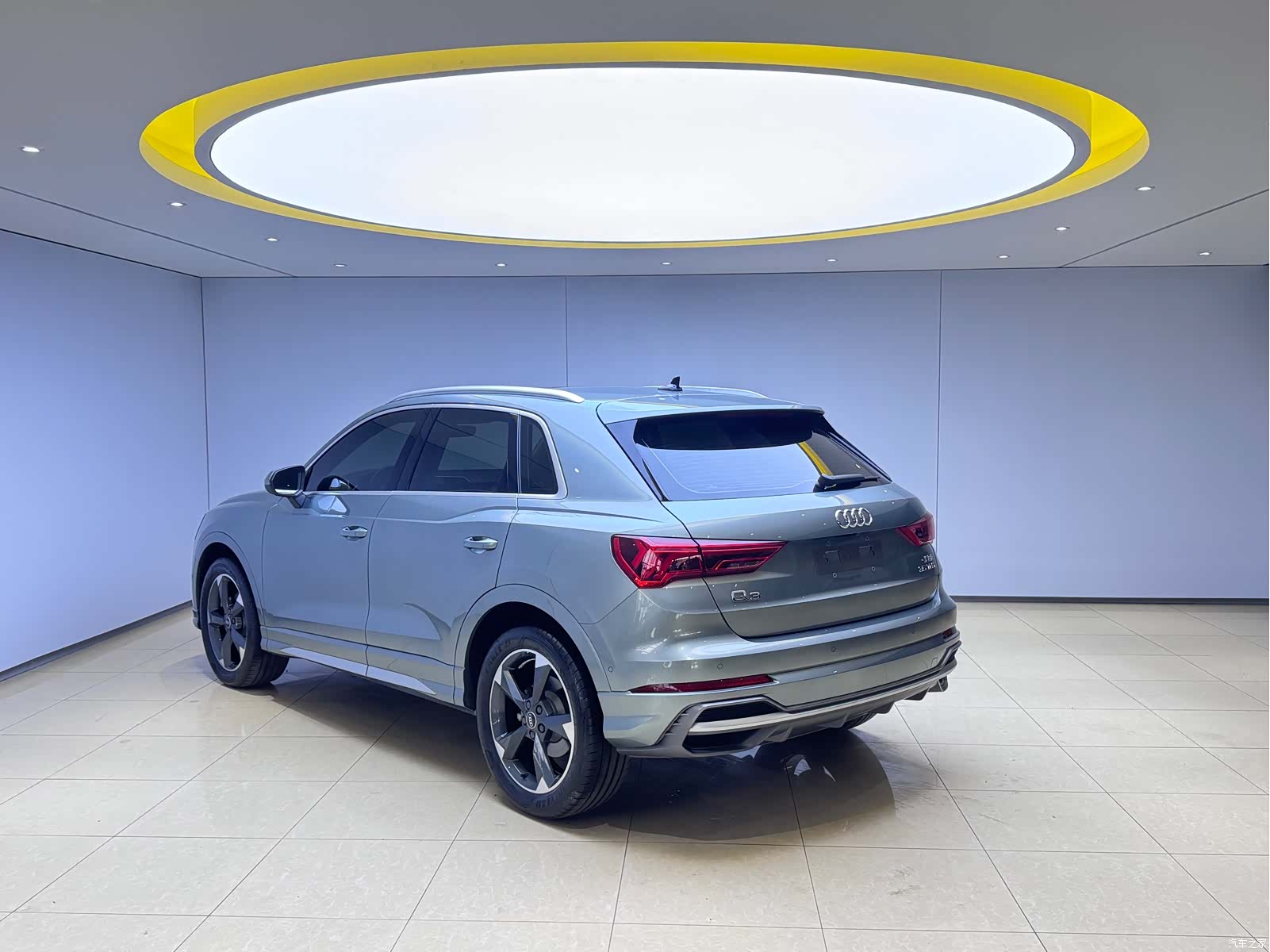 Audi Q3, 2023 4