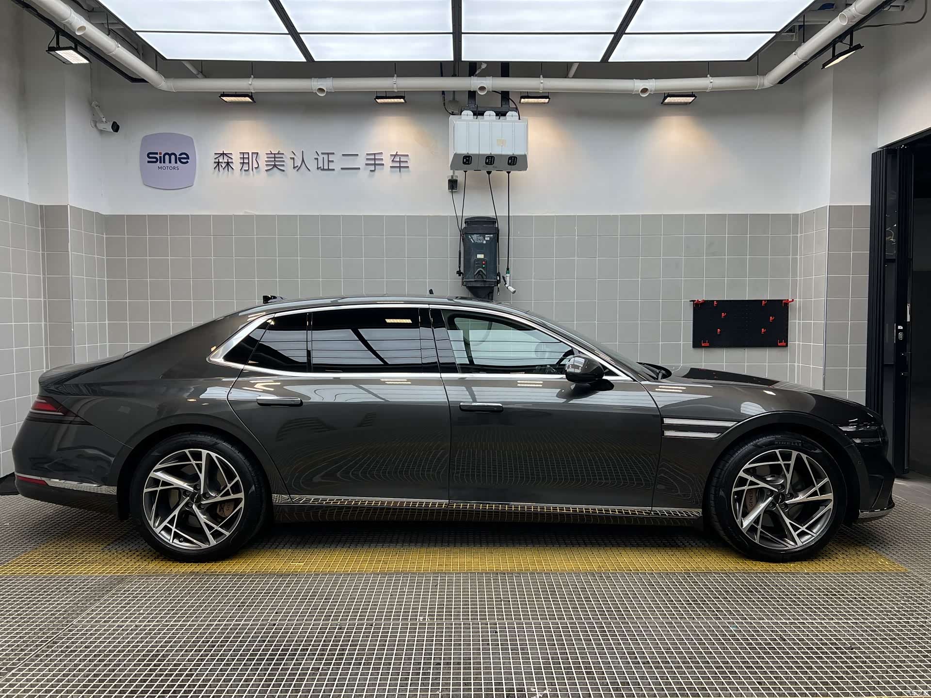 Genesis G90, 2024 3