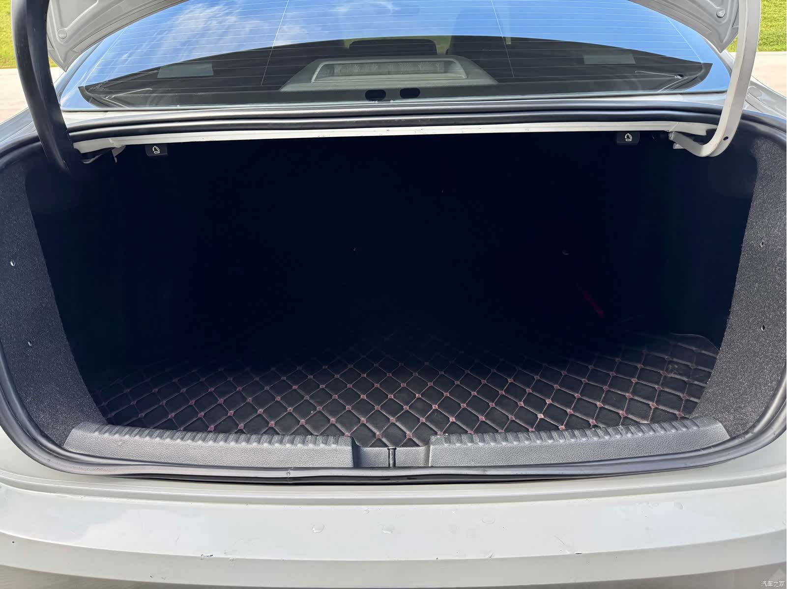 Volkswagen Sagitar, 2018 18