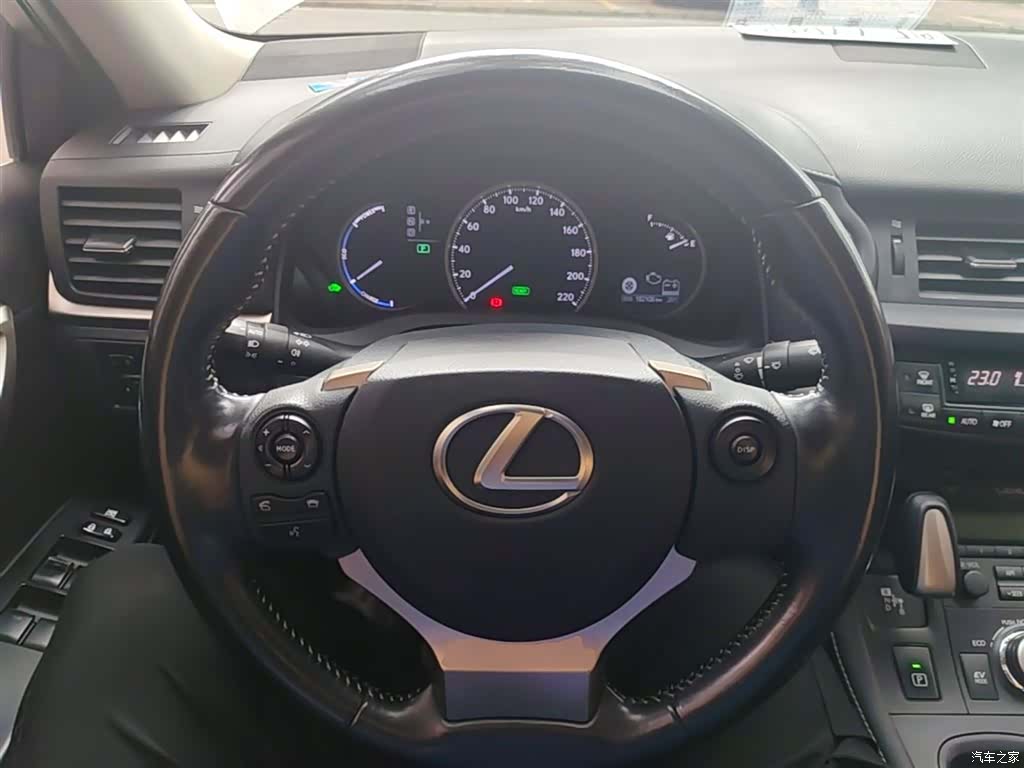 Lexus CT, 2017 11