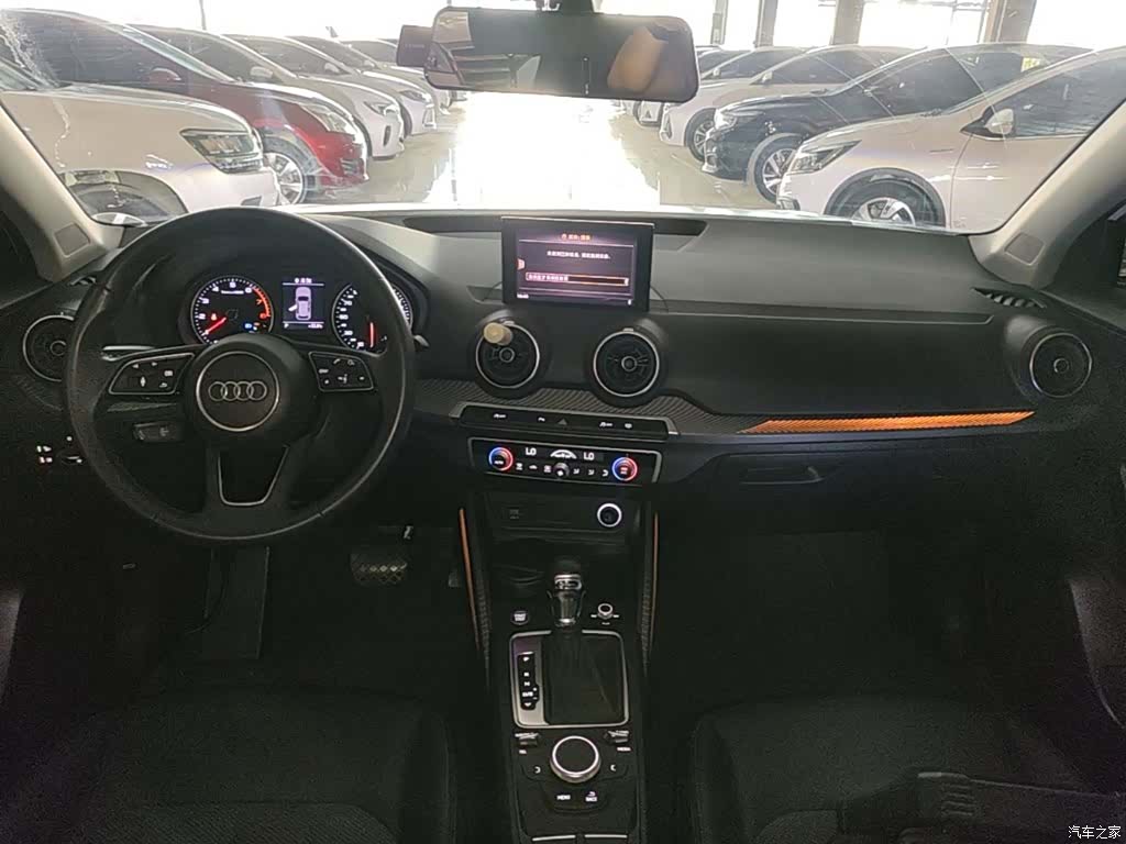 Audi Q2L, 2020 10