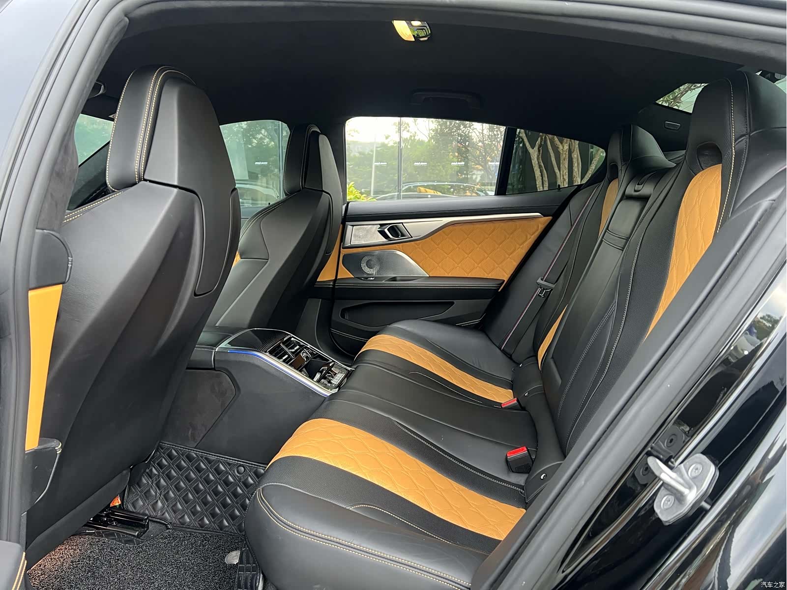 BMW M8, 2021 6