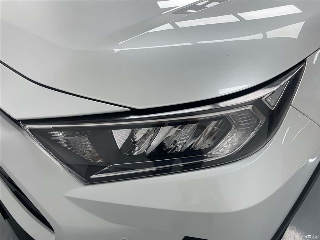 Toyota RAV4, 2021 15