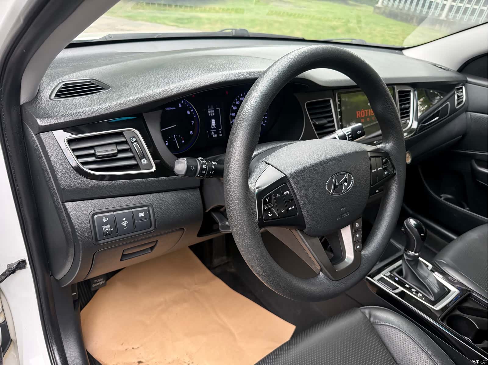 Hyundai GLS, 2016 6