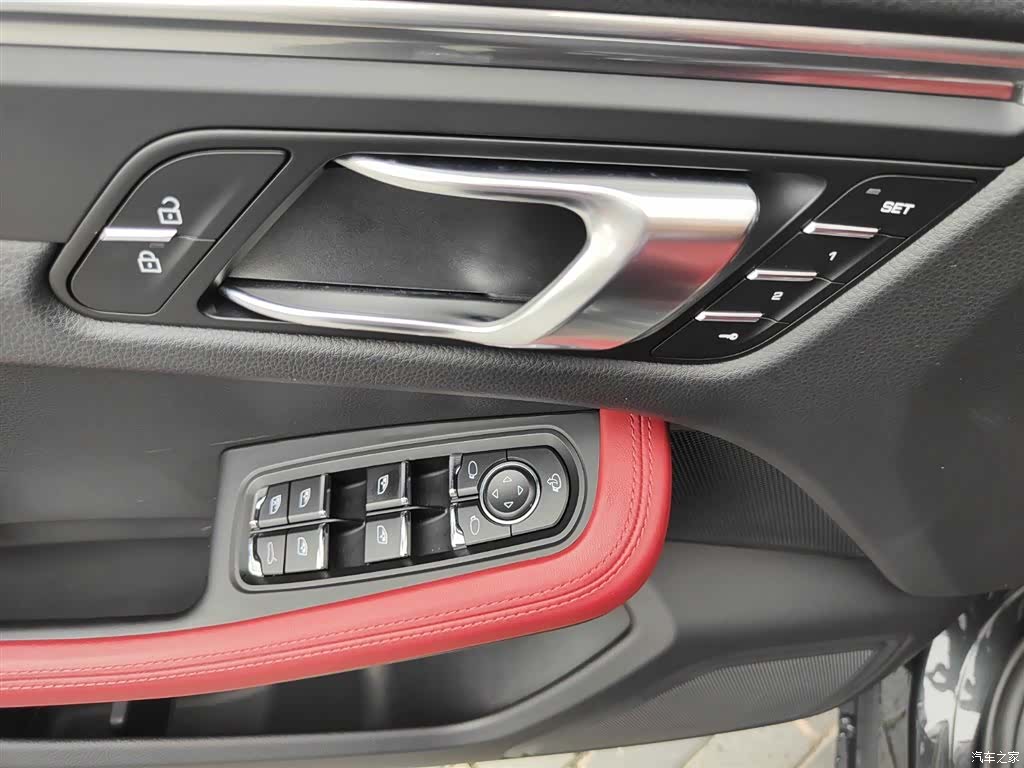 Porsche Macan, 2024 все фото