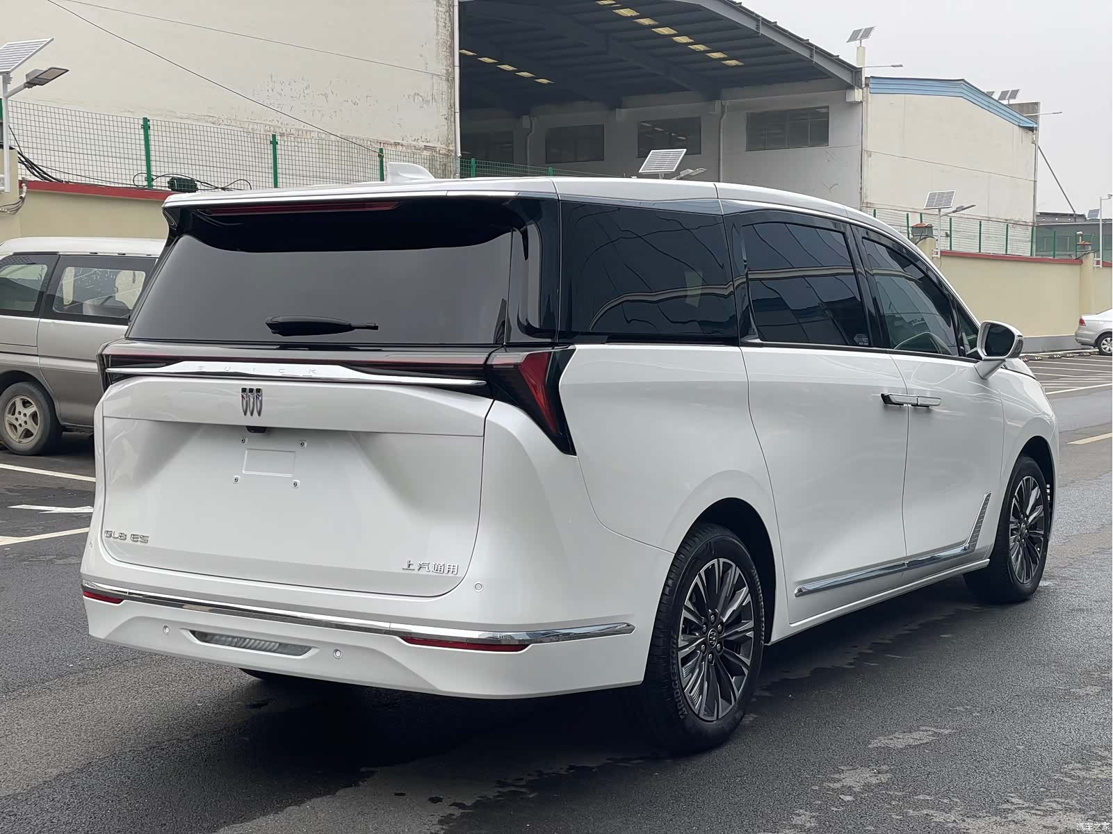 Buick GL8, 2025 6