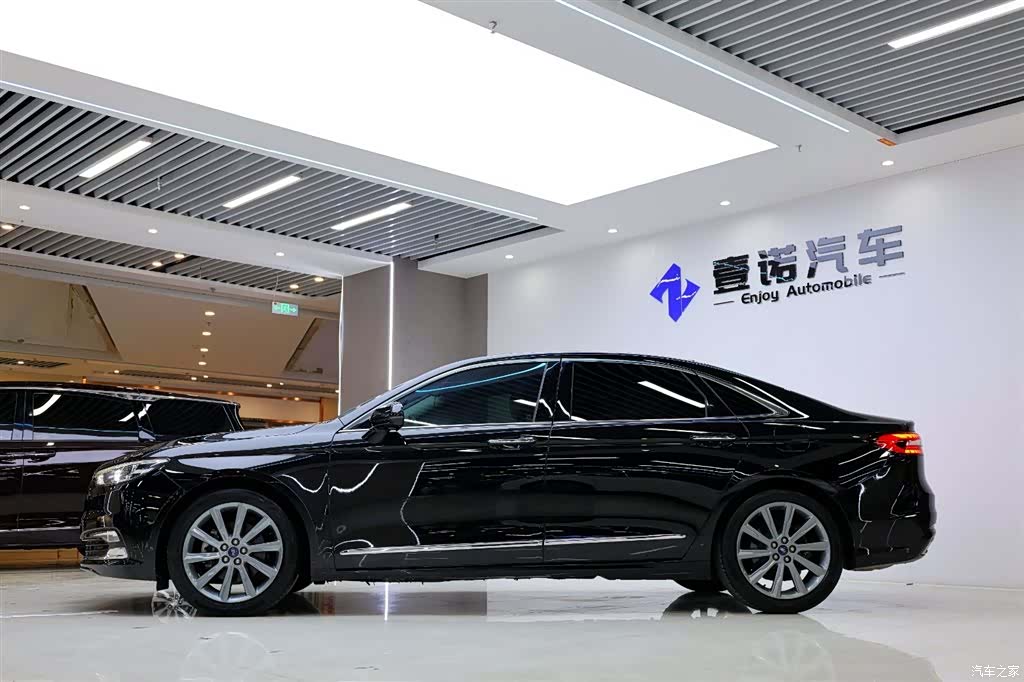 Ford Taurus, 2020 3