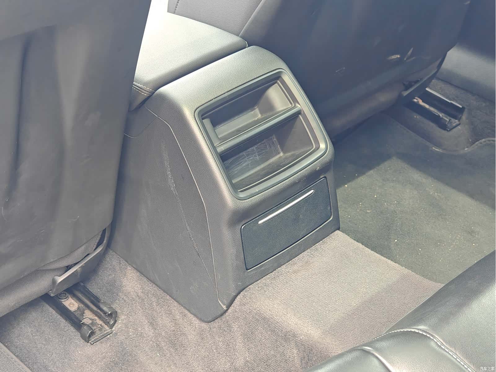 Audi A4L, 2024 25