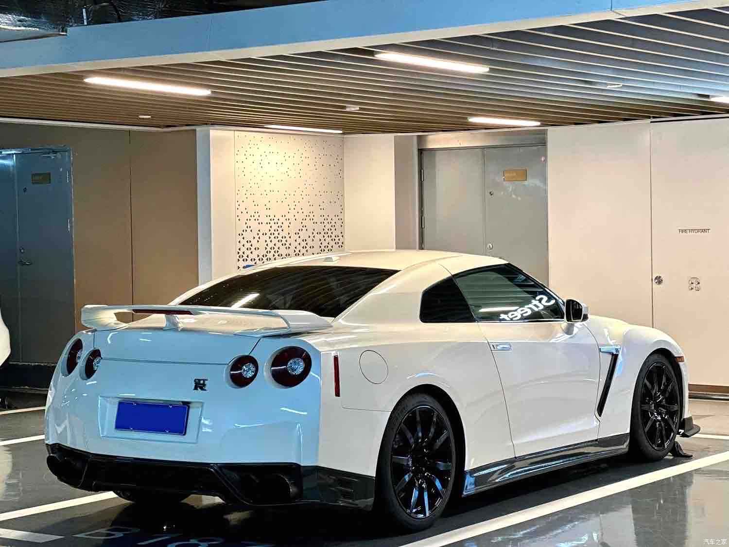 Nissan GT-R, 2011 10