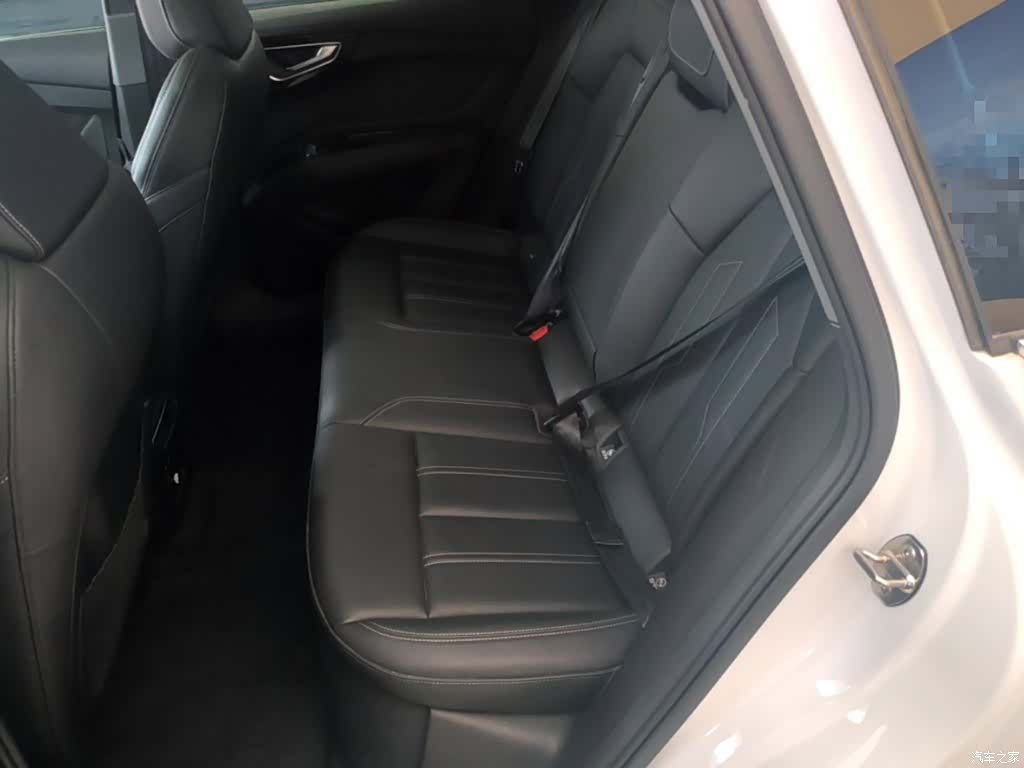 Audi Q4 e-tron, 2024 17
