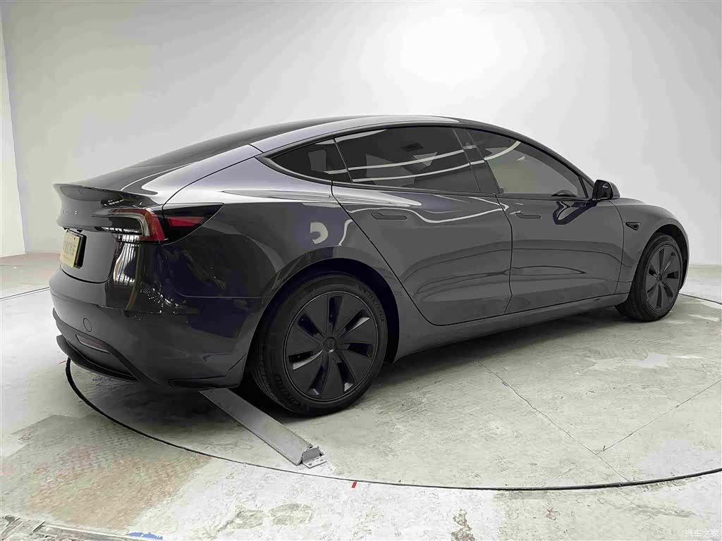 Tesla Model 3, 2024 18