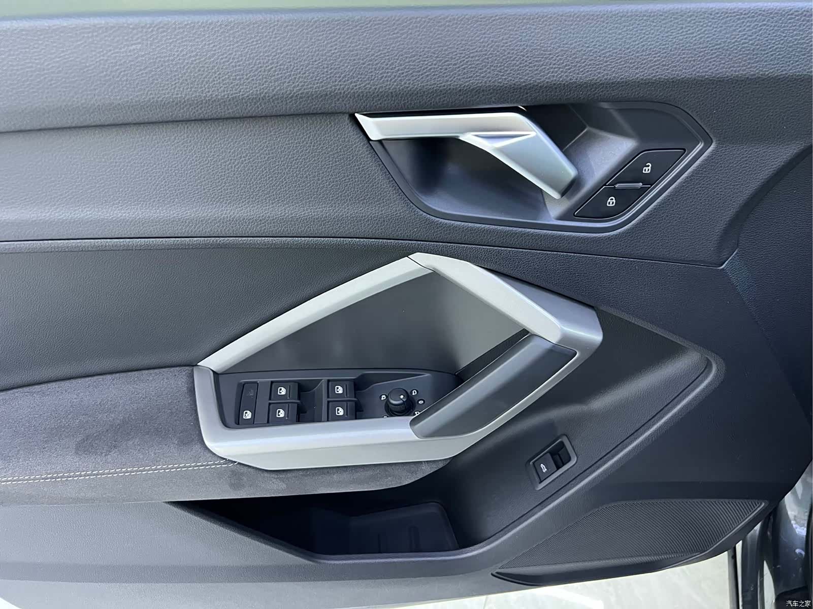 Audi Q3, 2023 4